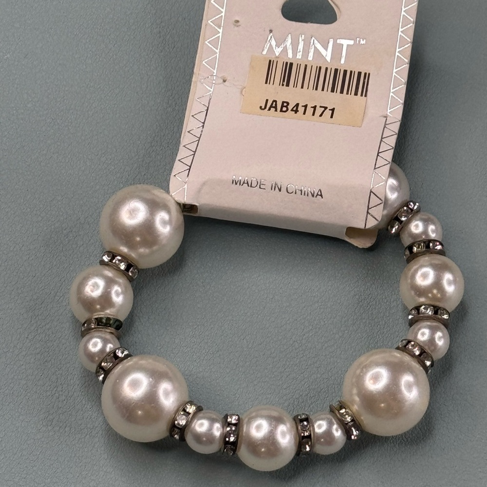 Mint Silver and White Bracelet with Crystal Accents - Picture 2 of 5